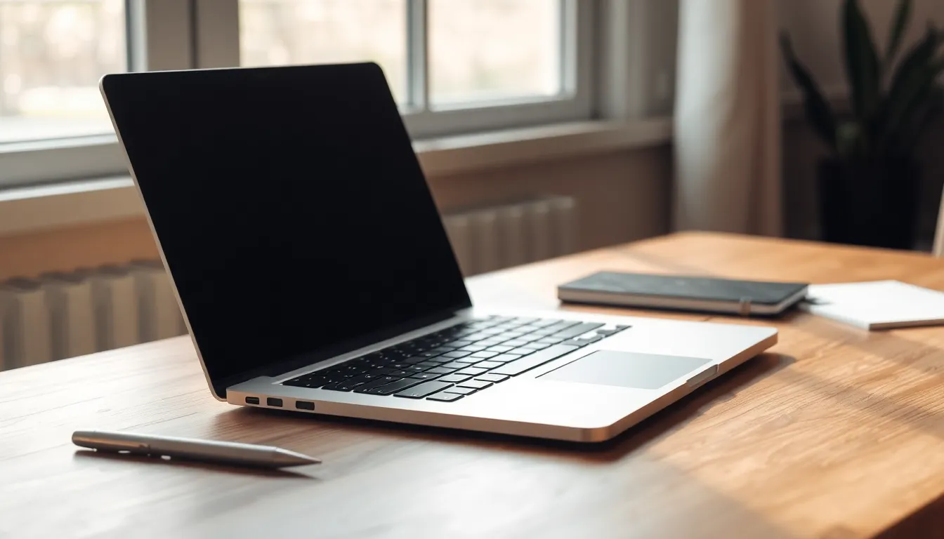 작은 방에서 사용하는 최신 노트북 이미지